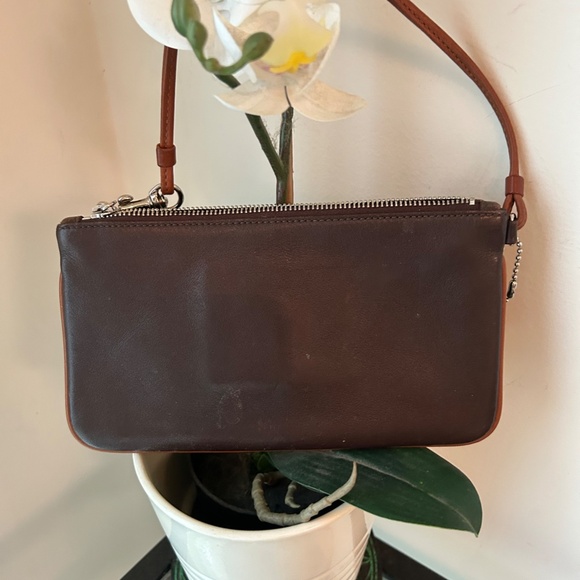 Coach Authentic Vintage Mini Brown Leather Wristlet With Buckle Front - Picture 3 of 8